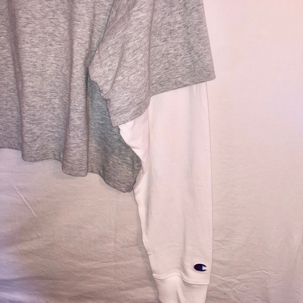 SOLD - champion long sleeve - Picture 4 of 4